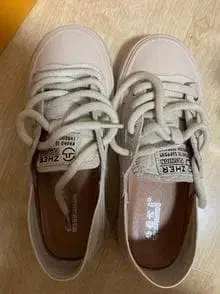 베이지 통굽 로우컷 스니커즈