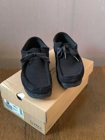 CLARKS 왈라비 블랙 스웨이드