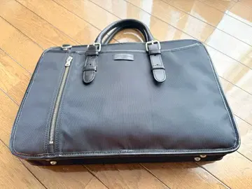 creed 비즈니스 백