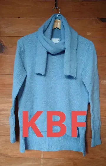 KBF 라이트 블루 터틀넥 니트