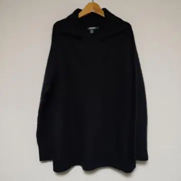 DKNY 다나카란 뉴욕 캐시미어 100 스키퍼 넥 니트