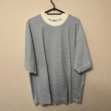 everyone Gimme Five everyone border tee