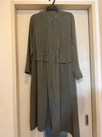 레킵 올리브 그린 긴팔 셔츠 원피스
