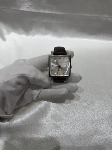 [가동품] Louis Erard 루이 에라르 자동 와인딩 69500 카레