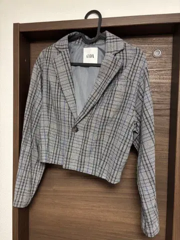 GYDA 체크 무늬 크롭 자켓