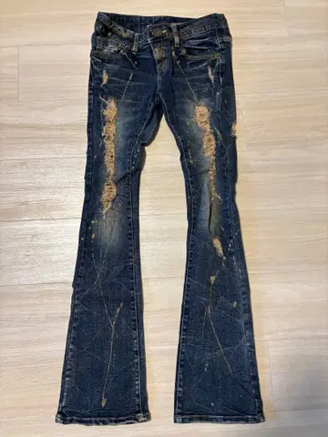 [ 새상품급 인기 ] d.i.a. 데미지 가공 다크 블루 데님 플레어