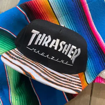 THRASHER 플랫 브림 캡 블랙/멀티 USA