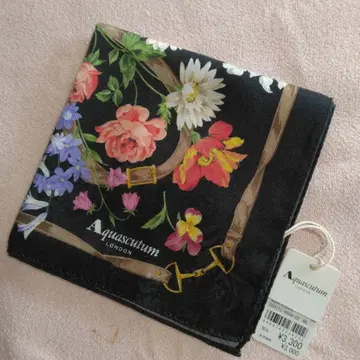 미사용 새상품 아쿠아 스큐텀 손수건 (대형 사이즈 실크 혼방 일본제)