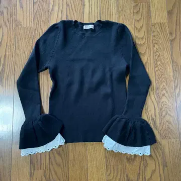 Apuweiser-riche 블랙 니트 프릴 소매