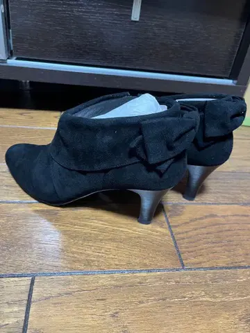 Riz 블랙 스웨이드 리본 숏부츠 겨울 밑창