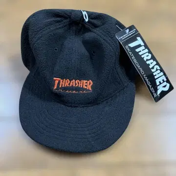 THRASHER 블랙 캡 플리스