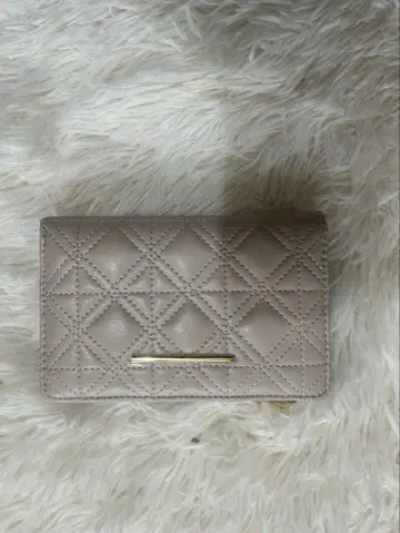 퀼팅 디자인 이단 접이식 지갑 베이지