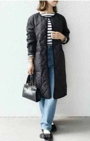 새상품급 타이온 쉽스에니 23AW 파이핑 노카라 퀼팅 코트