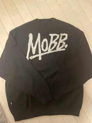 MOBB 블랙 트레이닝복