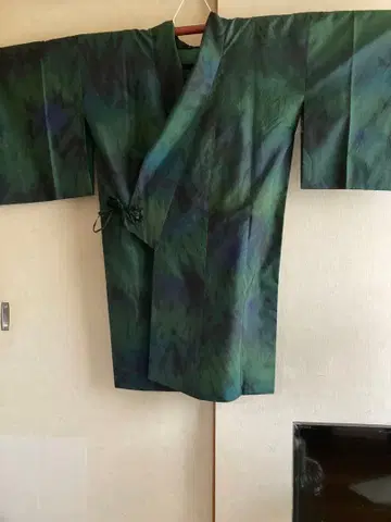 그린 컬러에 남색 그라데이션