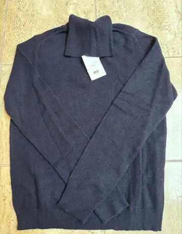 [ 미사용 새상품 ] 유니클로 캐시미어 터틀넥 스웨터 네이비 M 사이즈