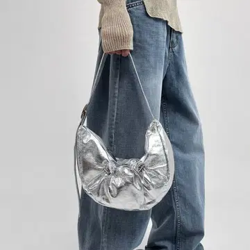 SONA 스트링 포인트 숄더백 실버