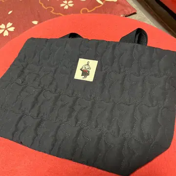 네이비 컬러 무민 미이 퀼팅 토트백