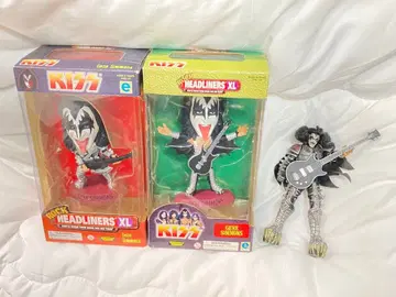 KISS Gene Simmons 피규어 2종 세트 & 덤 피규어 포함