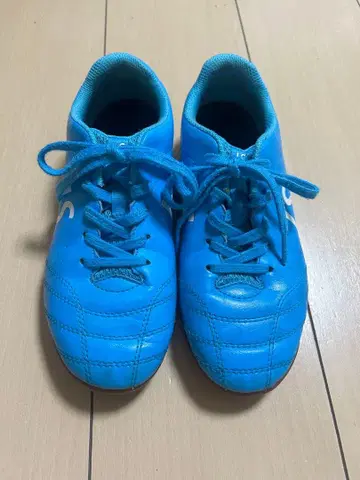 루스이슨 브라 풋살화 22.5