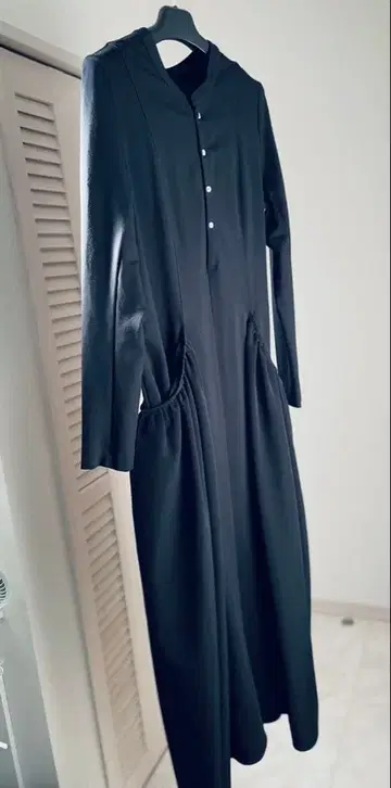 meri 미일리 개더 포켓 컷 콤비 원피스 블랙 W231203