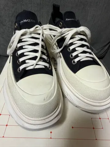 Alexander McQueen 트레드 슬릭 41