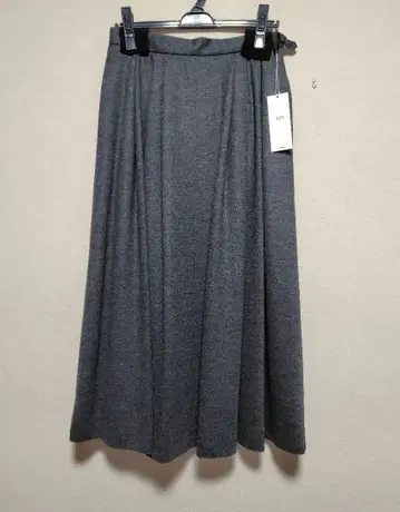 [ 23구 ] 이번 시즌 미사용 울 밀드 저지 턱 스커트