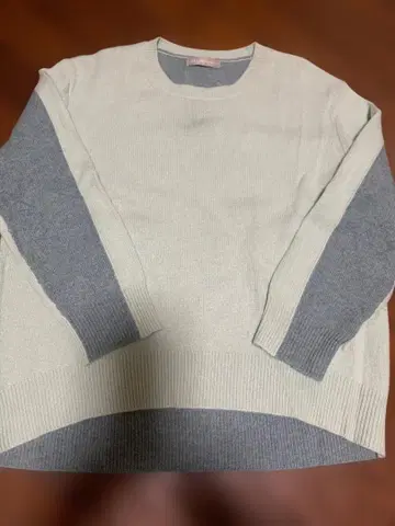 DAMA collection 바이컬러 긴팔 니트 스웨터