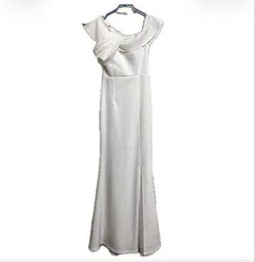 화이트 오프숄더 롱 드레스