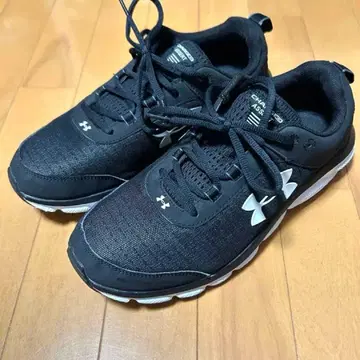 Under Armour Charged Assert 블랙