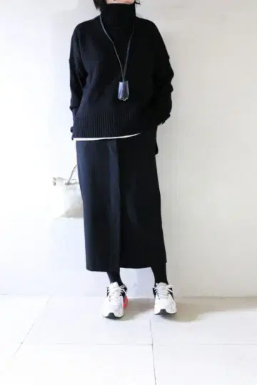 어른 블랙 코디 L'Appartement x ebure