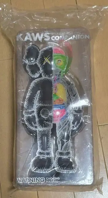KAWS 컴패니언 오픈 에디션 (플레이드)