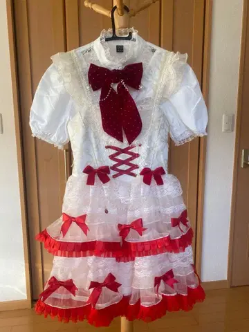 아이돌 코스프레 드레스 빨간색과 화이트