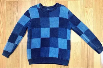 APPLEBUM 체크 무늬 크루넥 스웨터