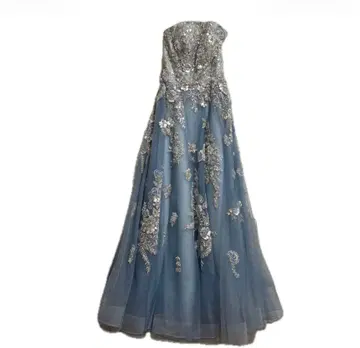 스카이블루 자수 스트랩 드레스