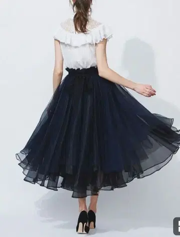 미사용 새상품 LABELLEETUDE 볼륨 롱 튤 x 오간자 스커트