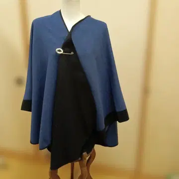 새상품 케이프 다크 네이비와 블랙, 양장 및 일본 의류에