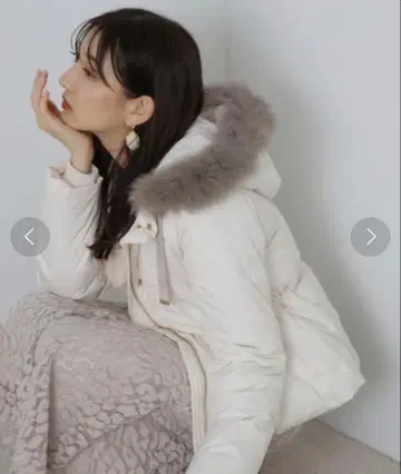 허리 마크 숏 다운 프로포션 바디 드레싱