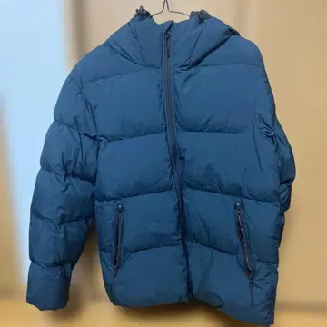다크 블루 후드 부착 다운 자켓