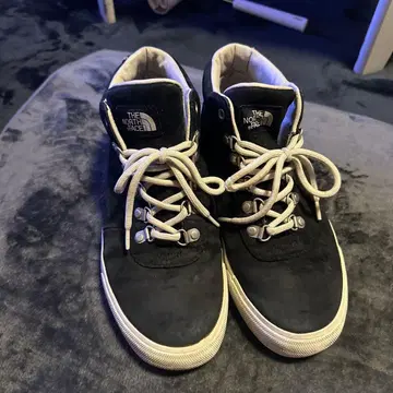 THE NORTH FACE 블랙 하이컷 스니커즈