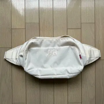 헬리 한센 화이트 바디백