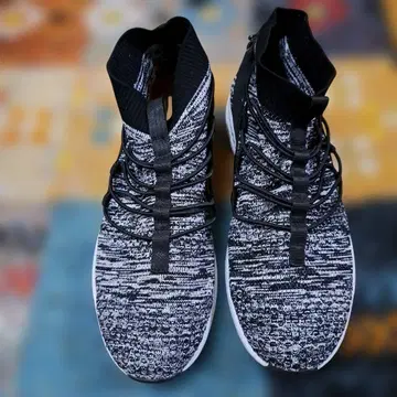 스트레치 핏 하이컷 스니커즈