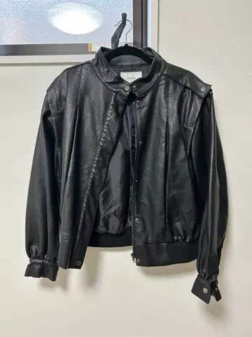 레더 봄버 자켓 블랙