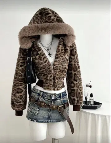 레오파드 무늬 퍼 포함 크롭 후드티 Y2K 그런지
