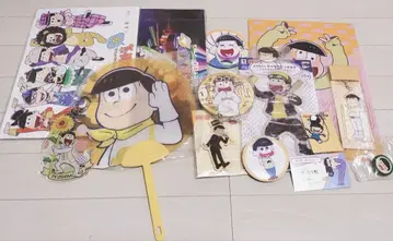 오소마츠 6쌍둥이 쥬시마츠 굿즈 묶음 판매 캔뱃지 부채 아크릴 키링