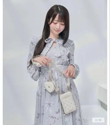 로제 뮤즈 오르간 프릴 미니 숄더