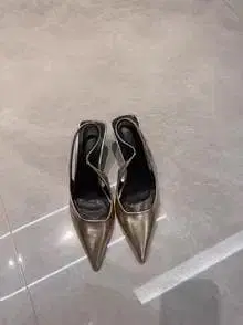 골드 스틸레토 슬링백 신발