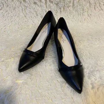 라우나레아 디자인 스틸레토 펌프스