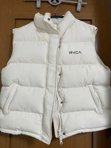 RVCA 슬리브리스 다운 베스트 화이트