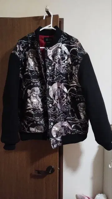 JUVENILE DELINQUENT 자수 스카잔 XL